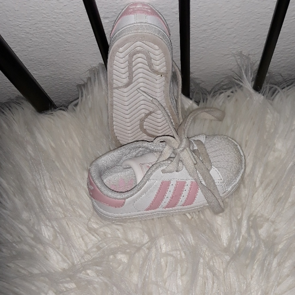 Shoe - Picture 2 of 3